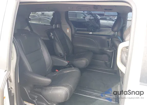 2017 Toyota Sienna Se Premium 8 Passenger z USA, uszkodzony, nr VIN 5TDXZ3DC9HS768210